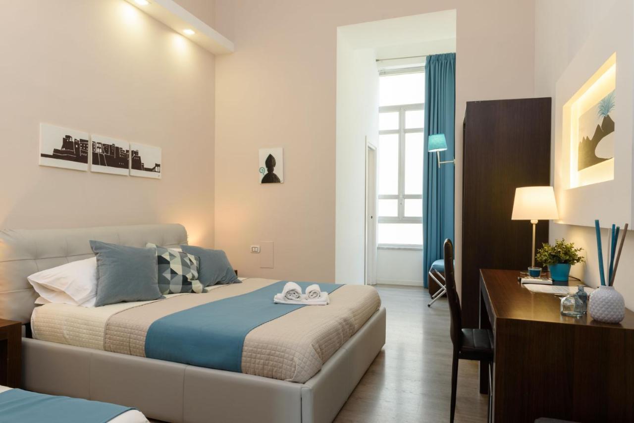 Bed and Breakfast Domus Angioina à Naples Extérieur photo